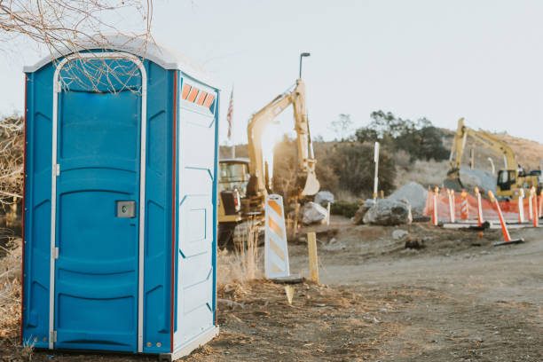 Best Portable bathroom rental  in Johnston, IA
